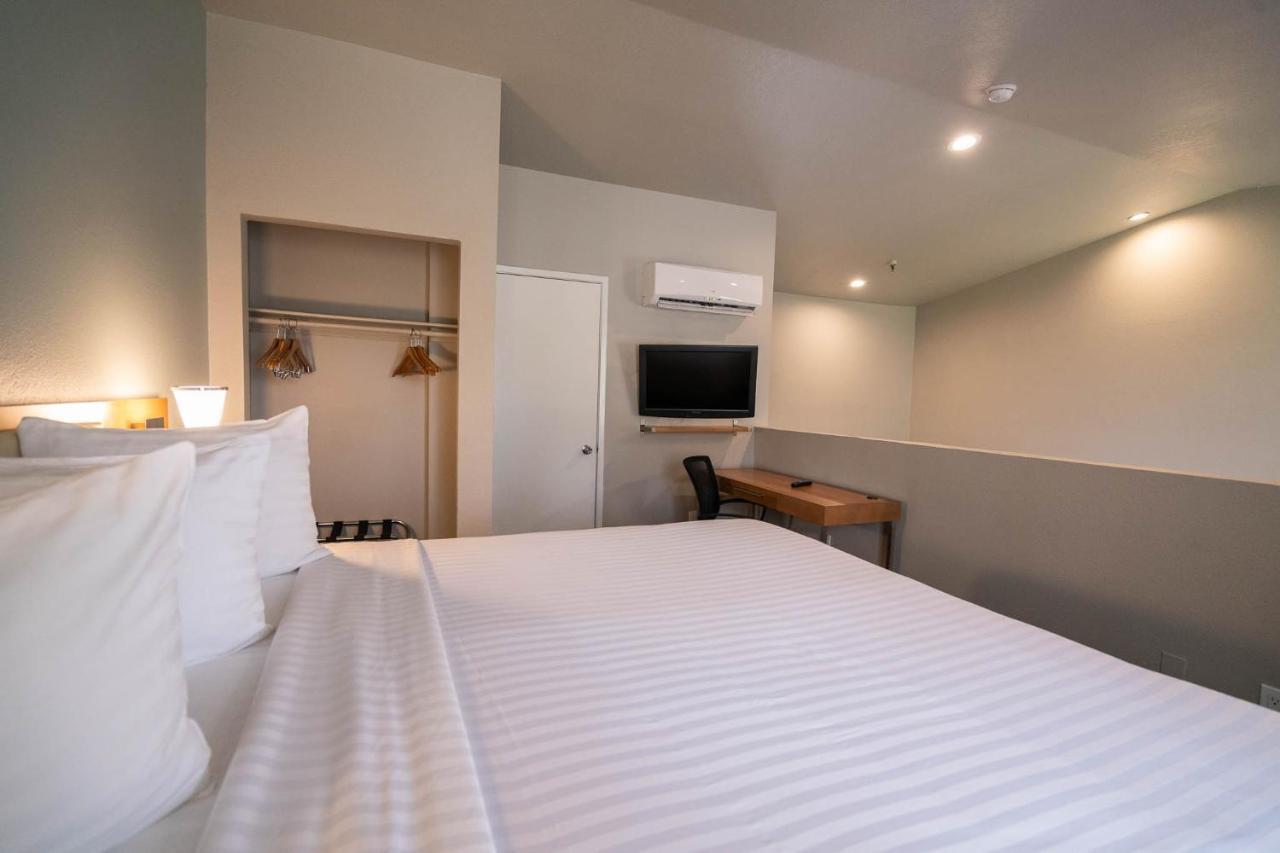 อเล็กซิส พาร์ค ออล สวีท รีสอร์ต Hotel ลาสเวกัส ภายนอก รูปภาพ